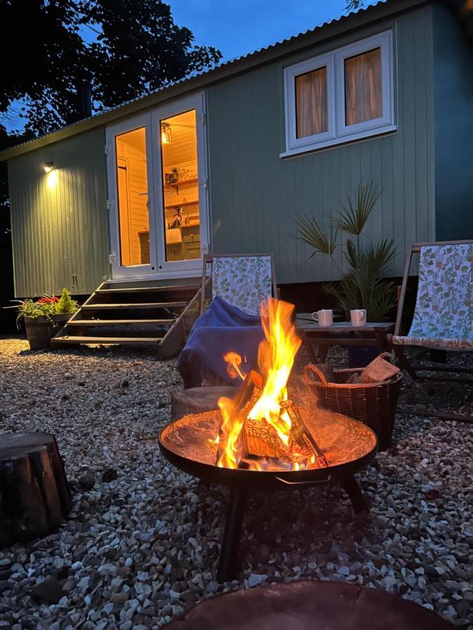 Lodge The Hut Battle